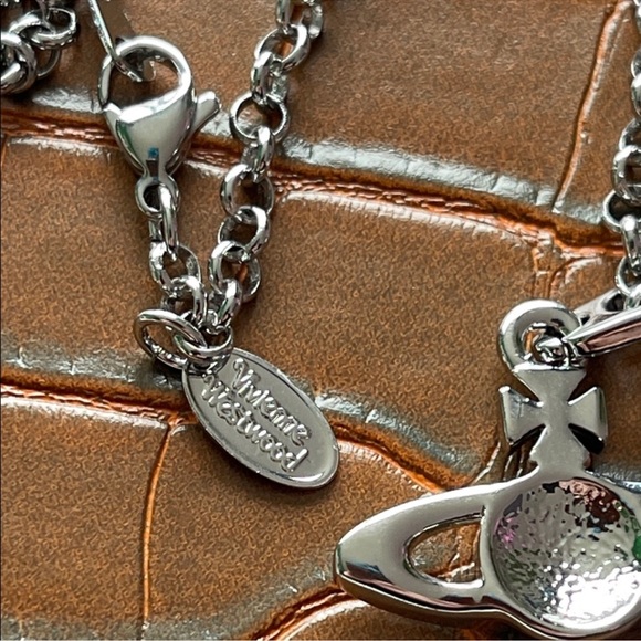 Vivienne Westwood Silver Orb Necklace - Picture 4 of 4